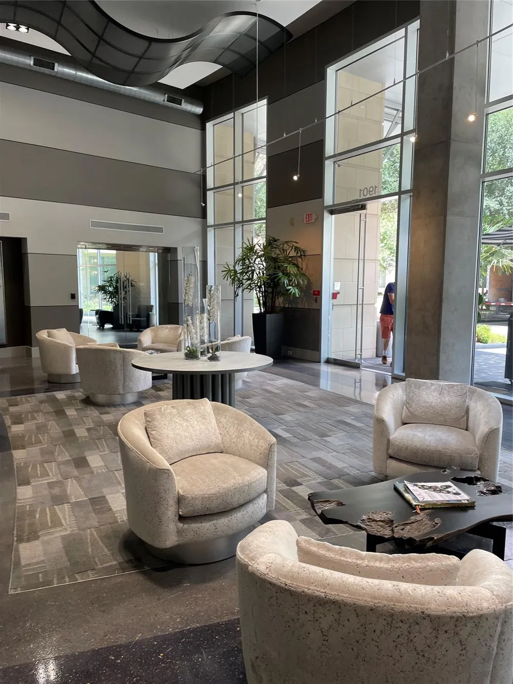 1901 Post Oak Boulevard #2605 Houston, TX 77056