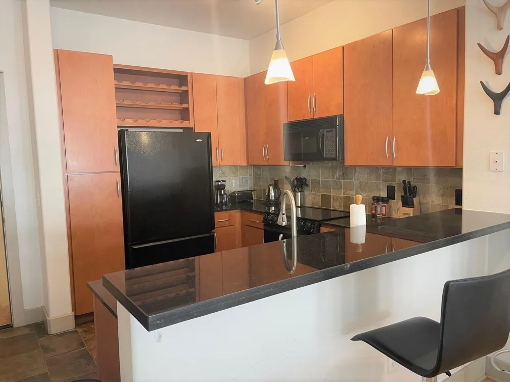 1901 Post Oak Boulevard #2605 Houston, TX 77056