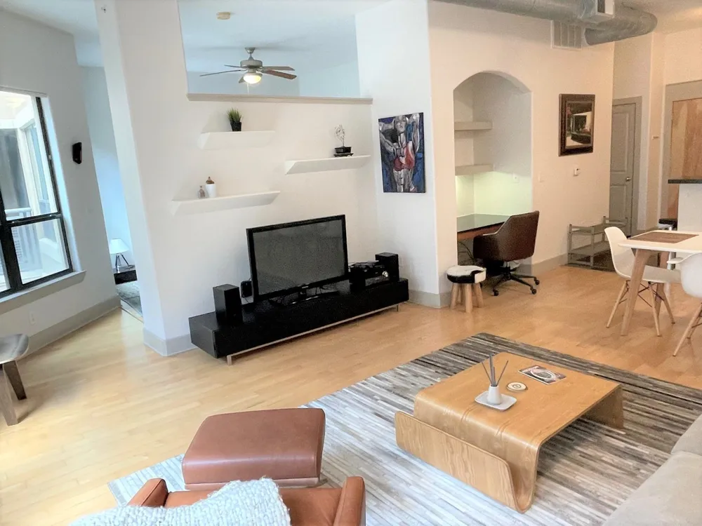 1901 Post Oak Boulevard #2605 Houston, TX 77056