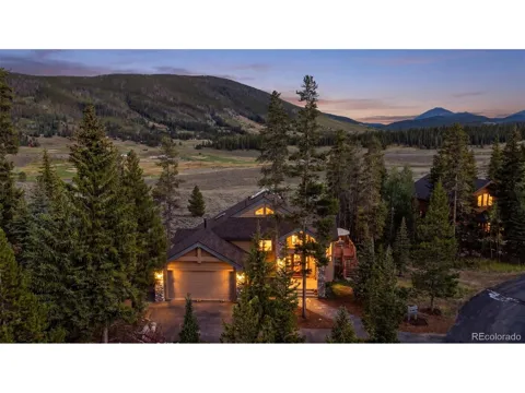 28 Spruce Circle