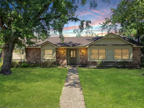 10806 Inwood Drive