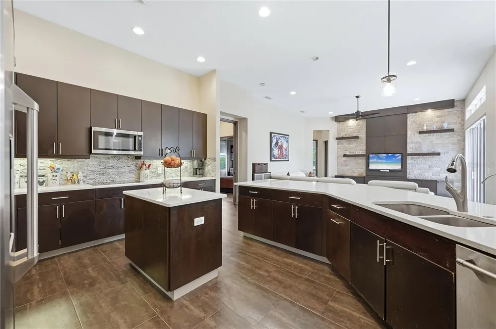 1568 HICKORY VIEW CIRCLE Parrish, FL 34219