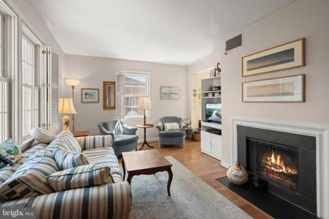 1211 PITT STREET #3A