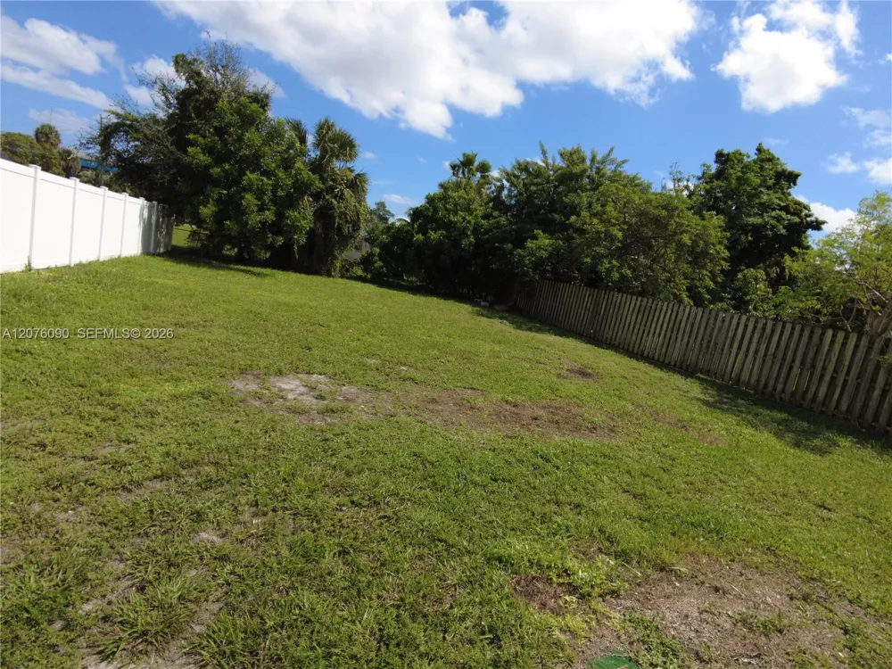620 NW 16th Ave #2 Pompano Beach, FL 33069