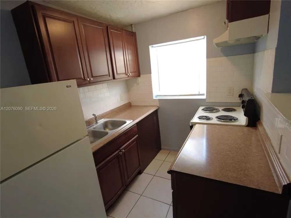 620 NW 16th Ave #2 Pompano Beach, FL 33069