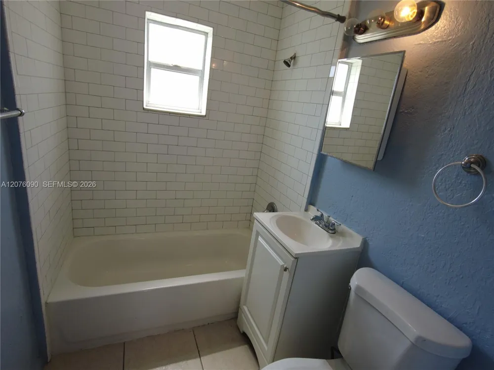 620 NW 16th Ave #2 Pompano Beach, FL 33069