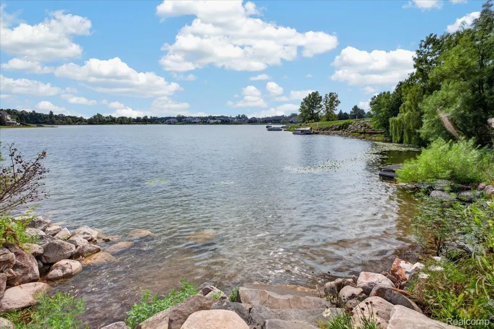 840 Cross Circle Oxford Charter Township, MI 48371
