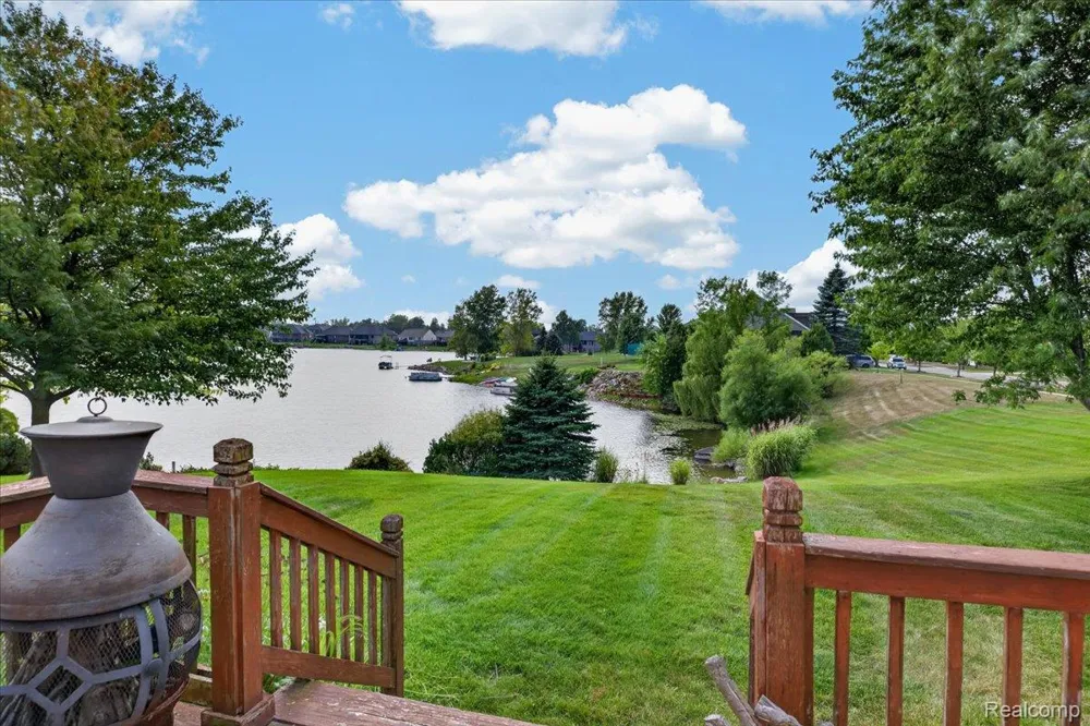 840 Cross Circle Oxford Charter Township, MI 48371