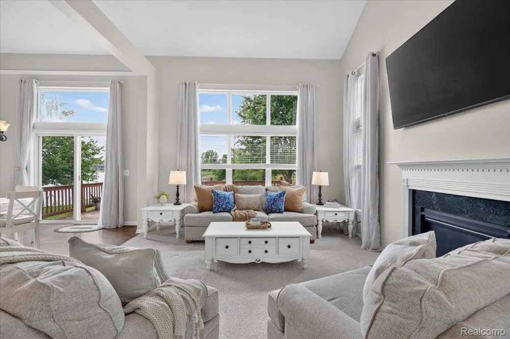 840 Cross Circle Oxford Charter Township, MI 48371