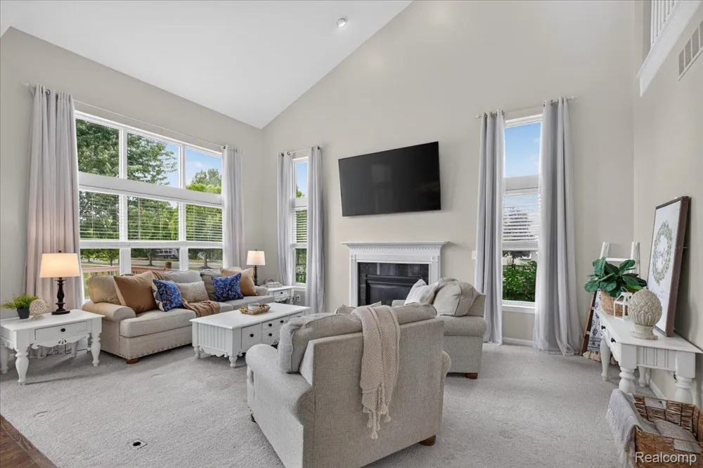 840 Cross Circle Oxford Charter Township, MI 48371