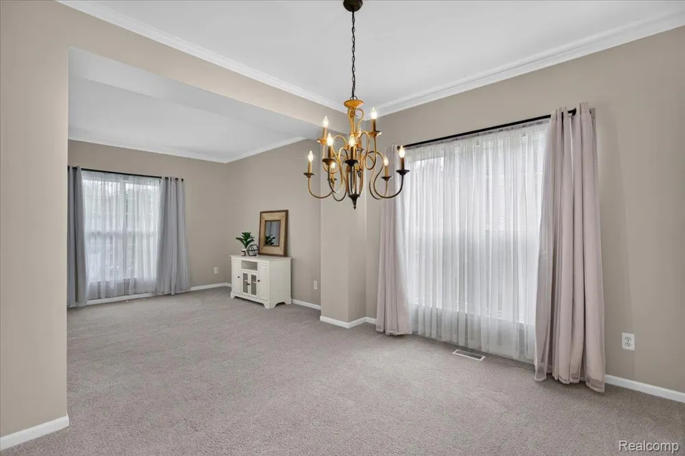 840 Cross Circle Oxford Charter Township, MI 48371