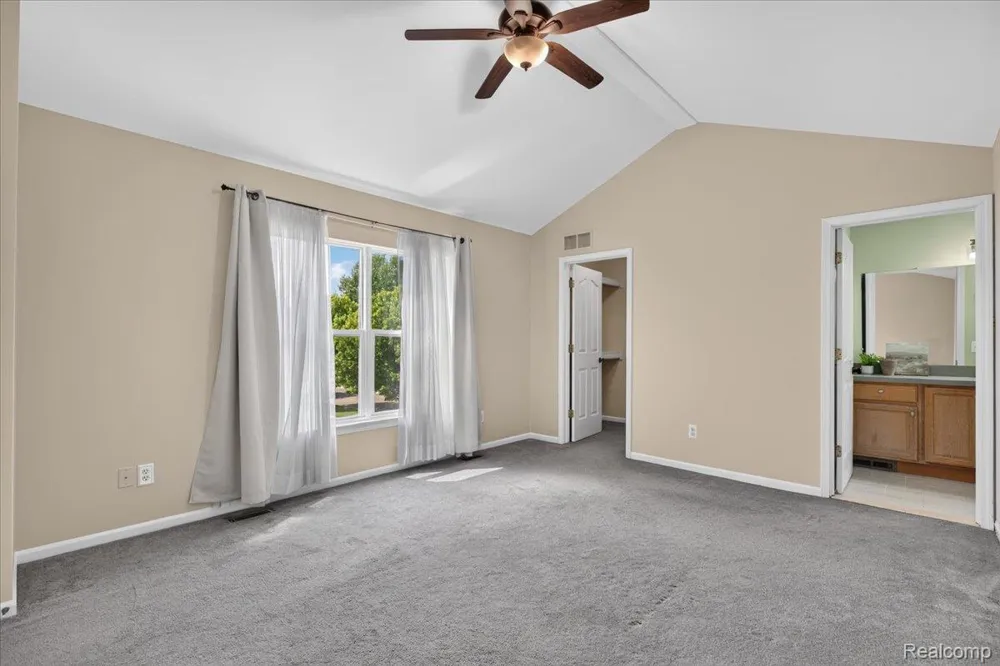 840 Cross Circle Oxford Charter Township, MI 48371