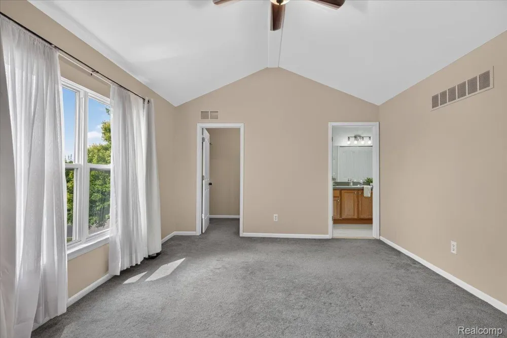 840 Cross Circle Oxford Charter Township, MI 48371