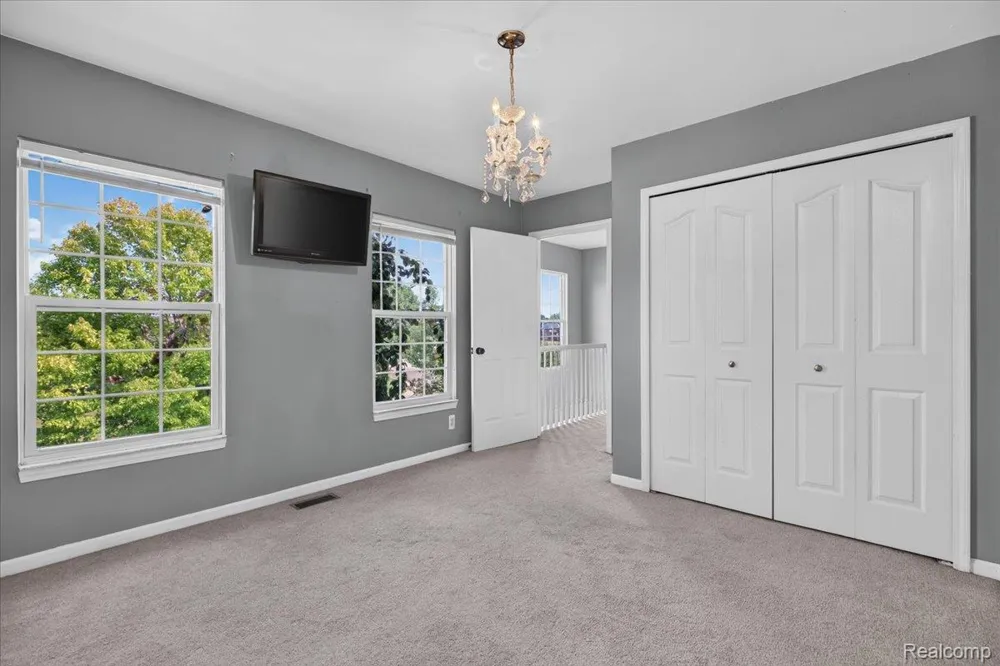 840 Cross Circle Oxford Charter Township, MI 48371