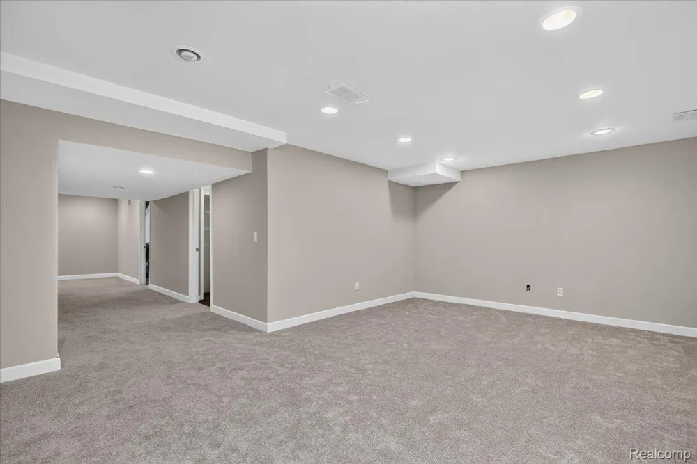 840 Cross Circle Oxford Charter Township, MI 48371