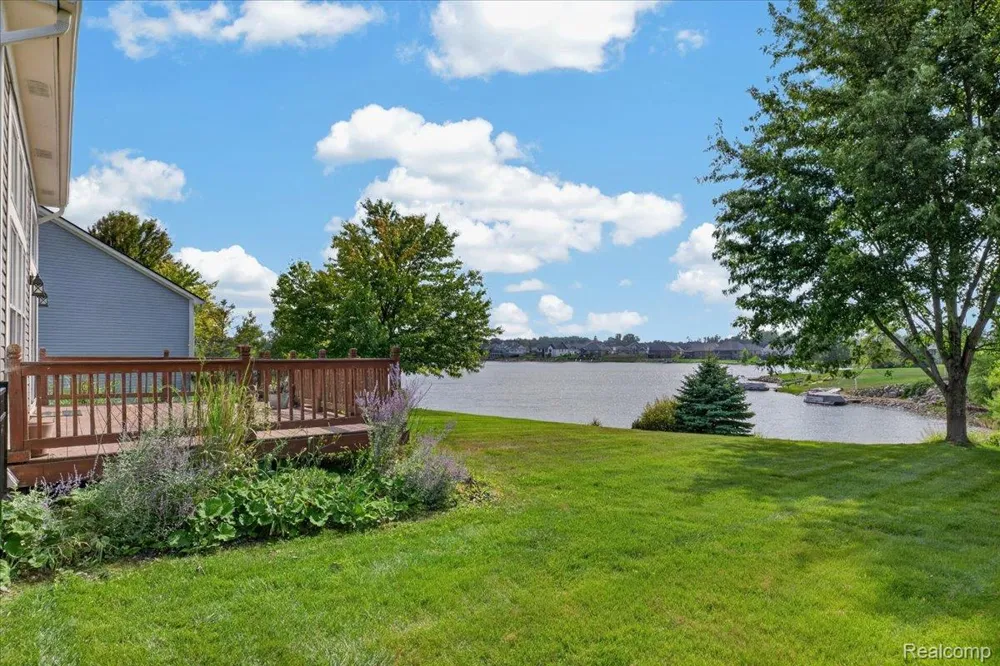 840 Cross Circle Oxford Charter Township, MI 48371