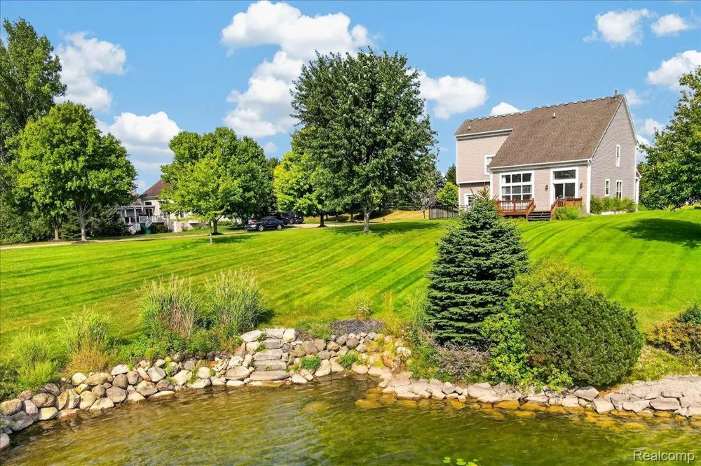 840 Cross Circle Oxford Charter Township, MI 48371