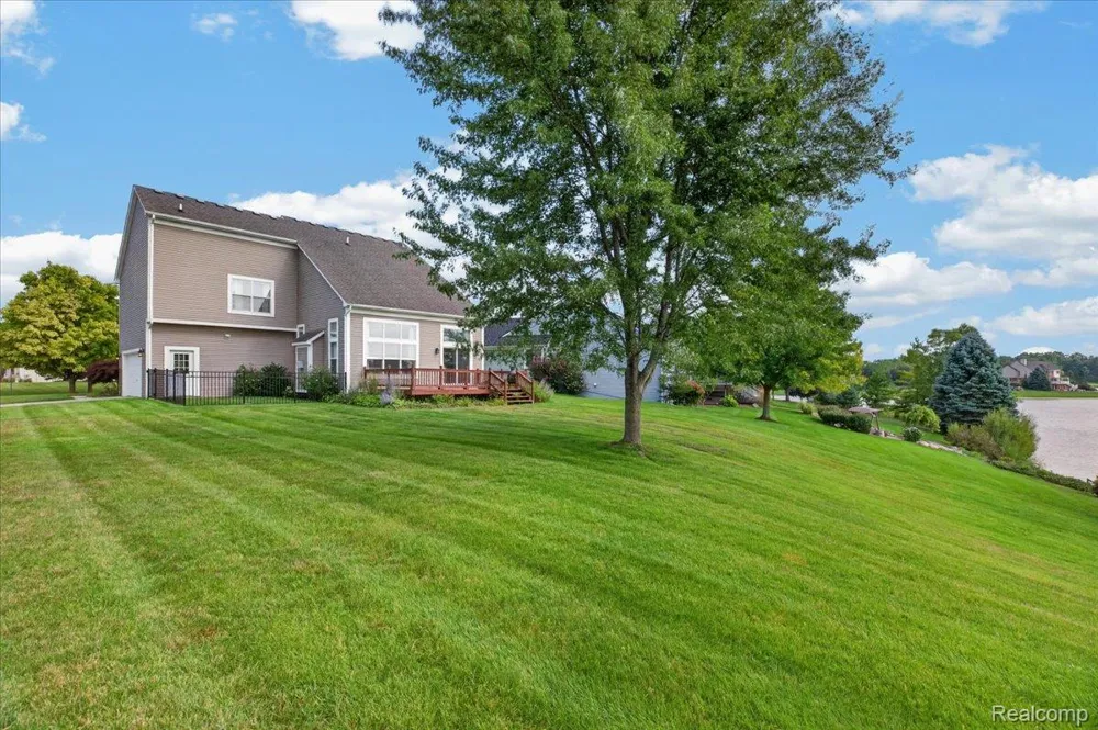 840 Cross Circle Oxford Charter Township, MI 48371