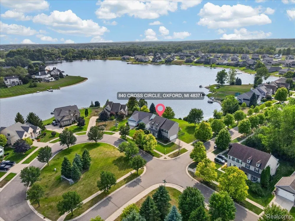 840 Cross Circle Oxford Charter Township, MI 48371