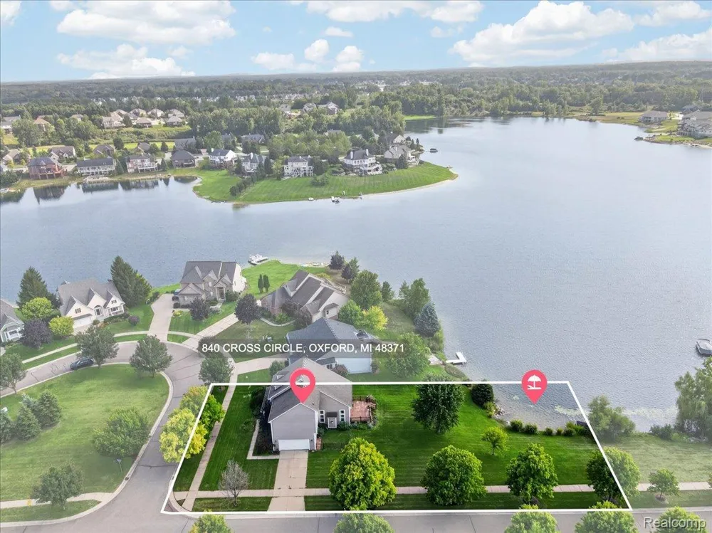 840 Cross Circle Oxford Charter Township, MI 48371