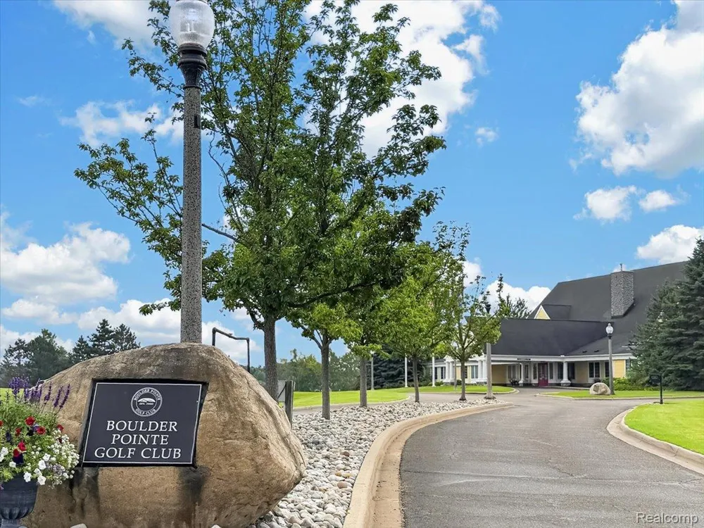 840 Cross Circle Oxford Charter Township, MI 48371