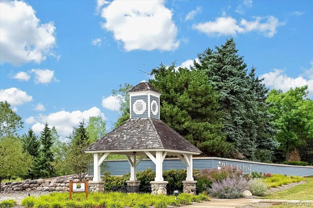 840 Cross Circle Oxford Charter Township, MI 48371