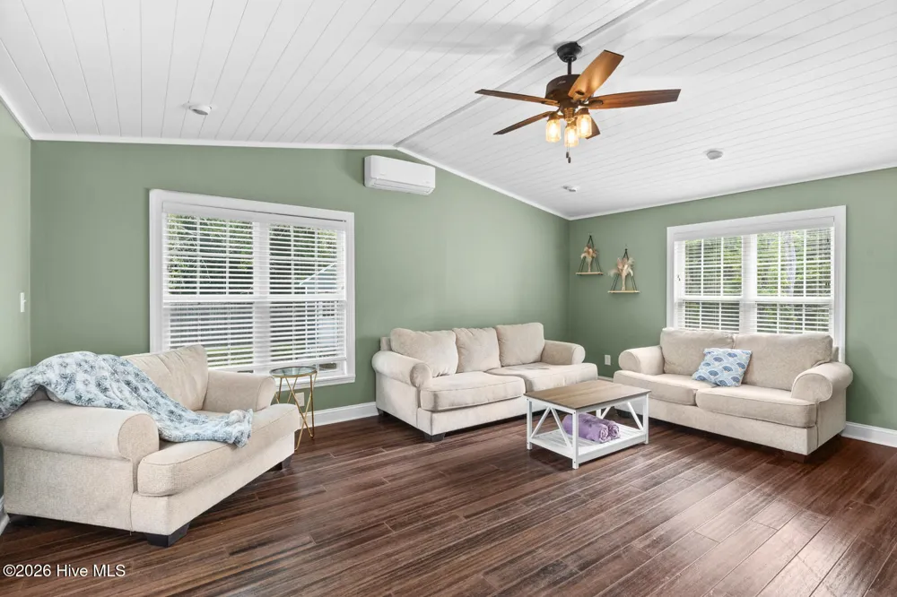 252 Derby Downs Drive Sneads Ferry, NC 28460