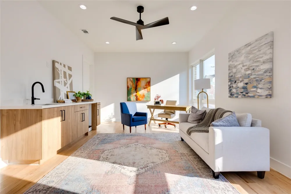 2336 Carroll Avenue Dallas, TX 75204