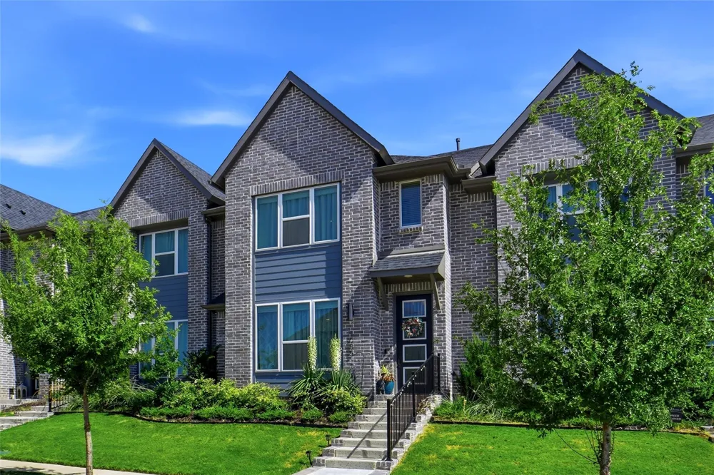 1085 Carnation Drive Crowley, TX 76036