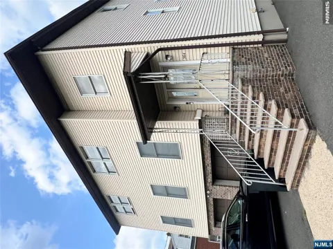 364 Chestnut Avenue 2