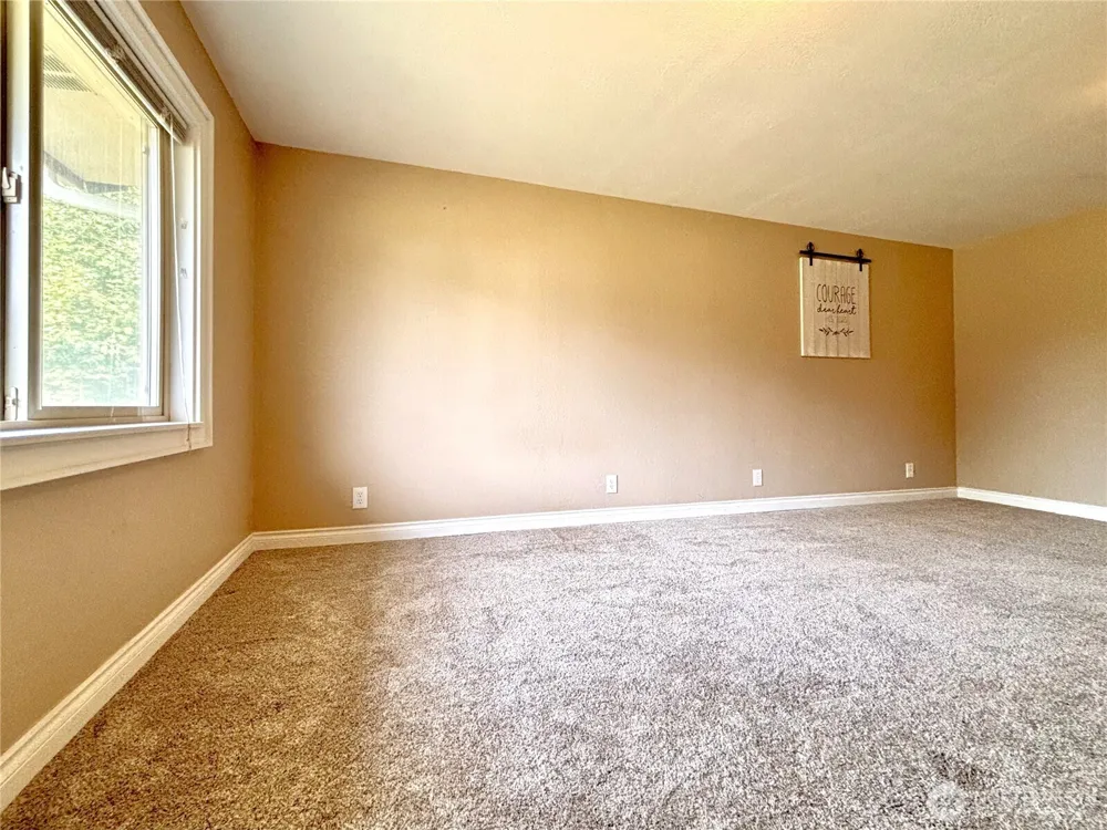 202 Old Hill Road Aberdeen, WA 98520