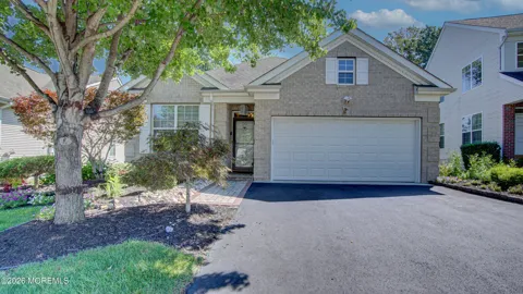 28 Silver Charm Road