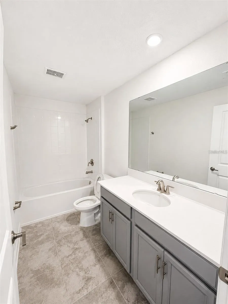 5665 QUIET PALM LOOP #6 St Cloud, FL 34771