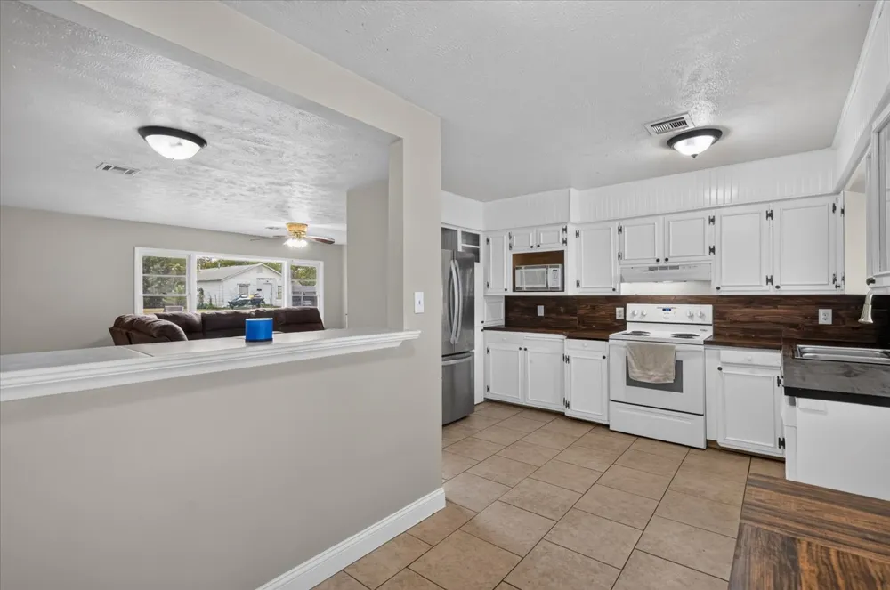 211 SE Queenstown Avenue Bartlesville, OK 74006
