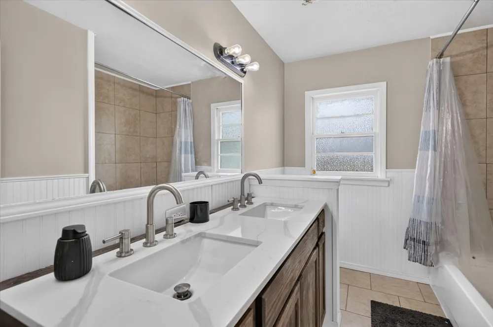 211 SE Queenstown Avenue Bartlesville, OK 74006