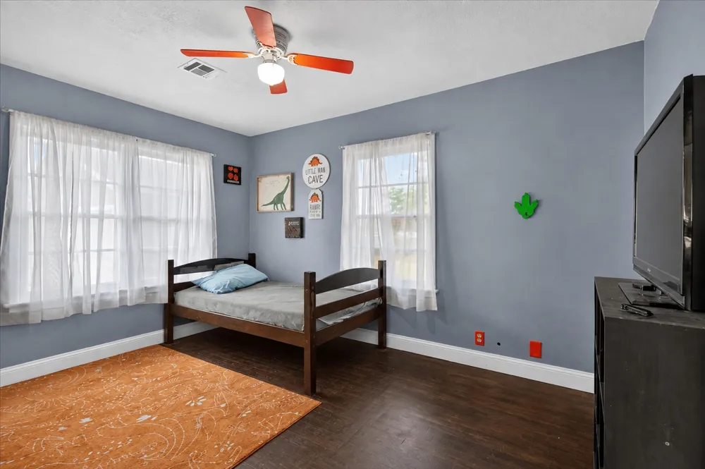 211 SE Queenstown Avenue Bartlesville, OK 74006