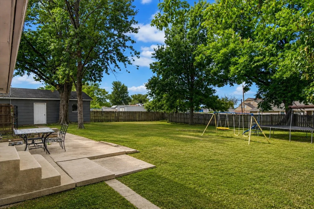 211 SE Queenstown Avenue Bartlesville, OK 74006
