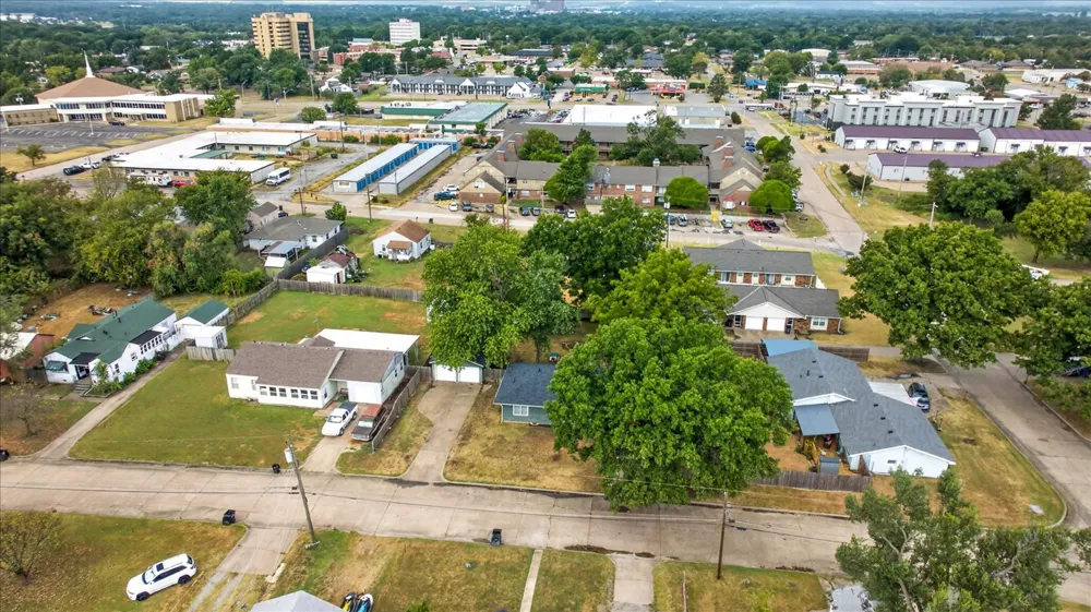211 SE Queenstown Avenue Bartlesville, OK 74006
