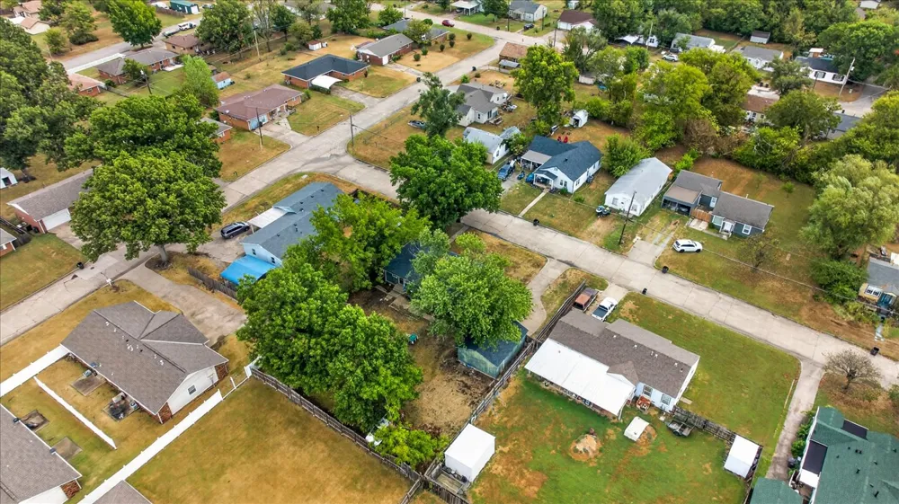 211 SE Queenstown Avenue Bartlesville, OK 74006