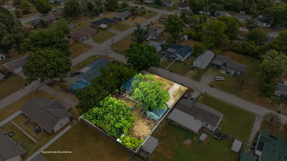 211 SE Queenstown Avenue Bartlesville, OK 74006