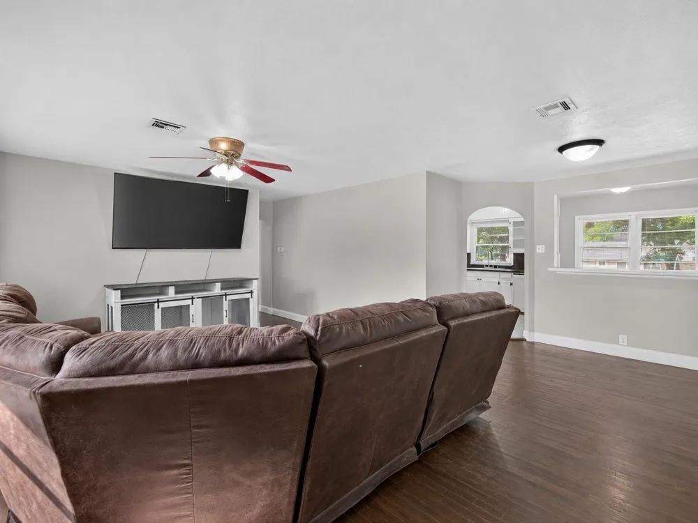 211 SE Queenstown Avenue Bartlesville, OK 74006