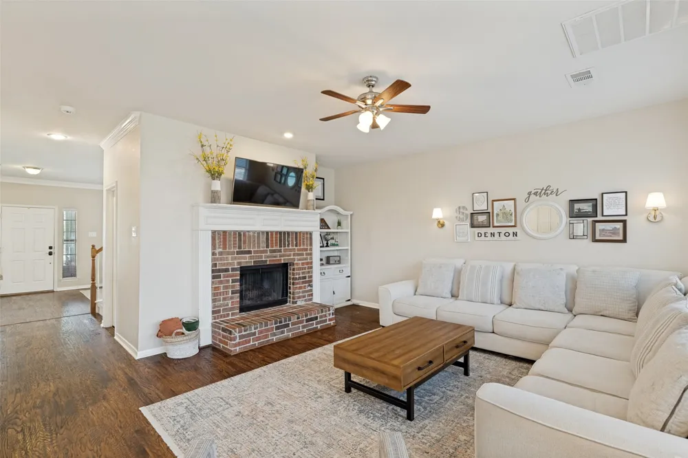 4222 Boxwood Drive Denton, TX 76208
