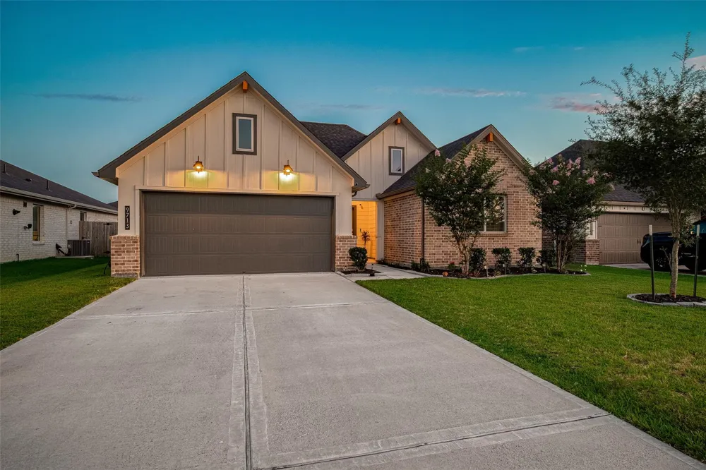 9713 Wall Street Texas City, TX 77591