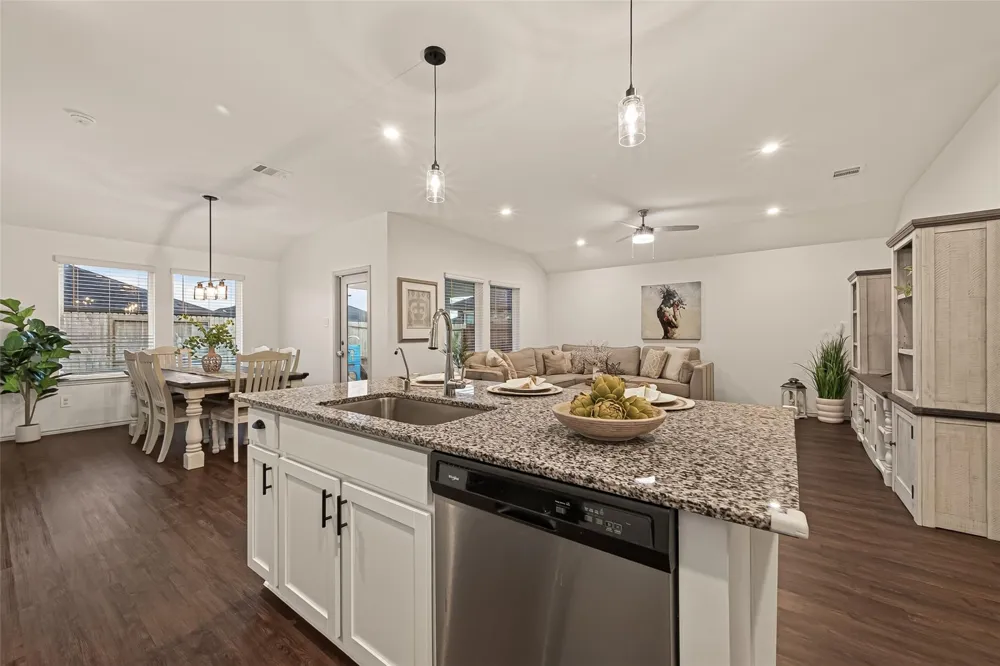 9713 Wall Street Texas City, TX 77591