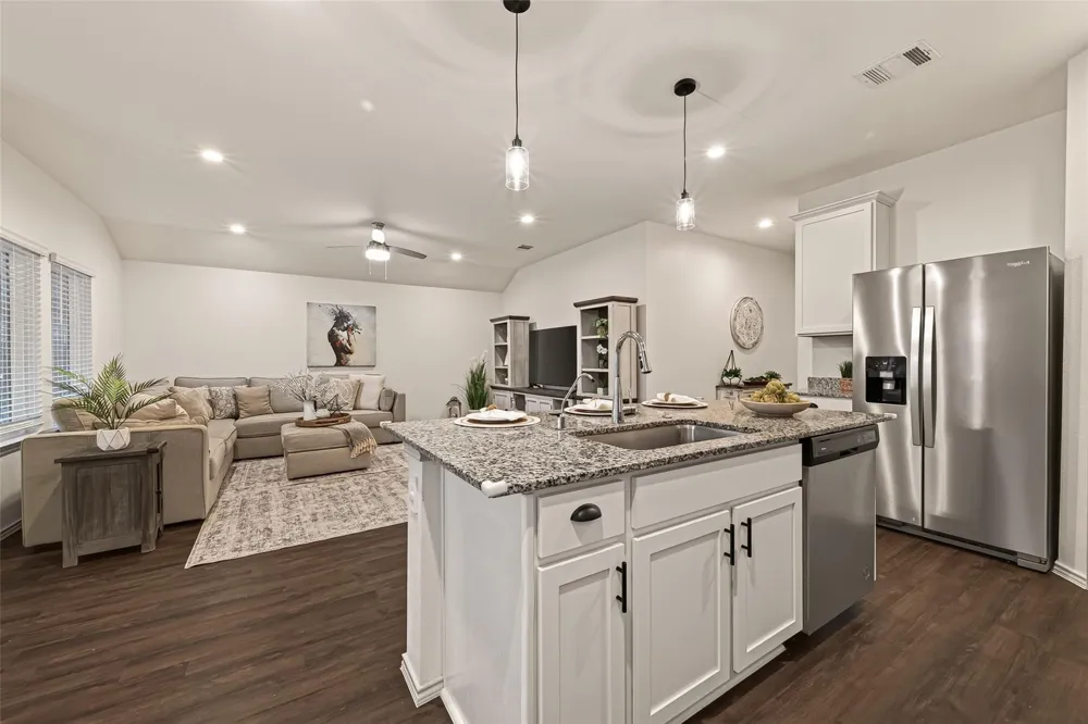 9713 Wall Street Texas City, TX 77591