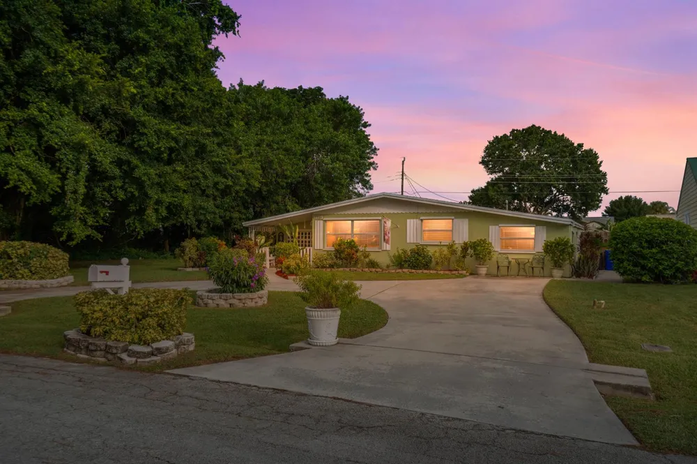 2330 SE Madison Street Stuart, FL 34997