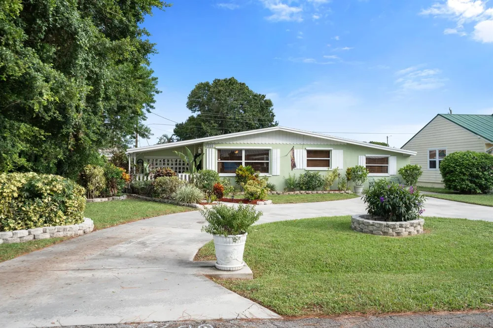 2330 SE Madison Street Stuart, FL 34997