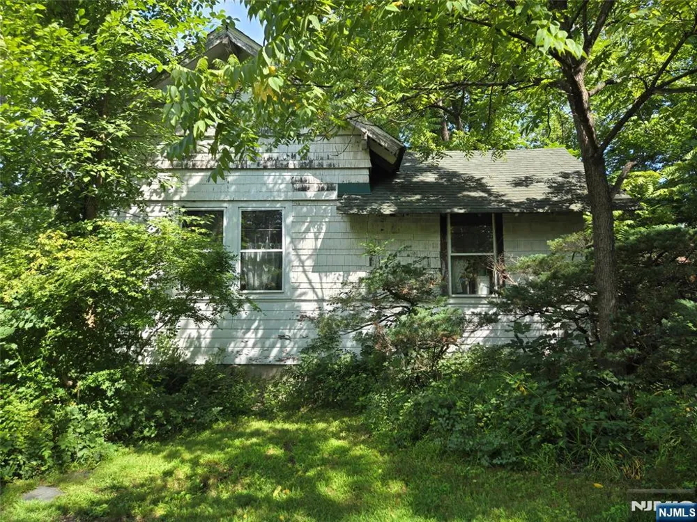 2 Hewlett Road Montville Township, NJ 07082