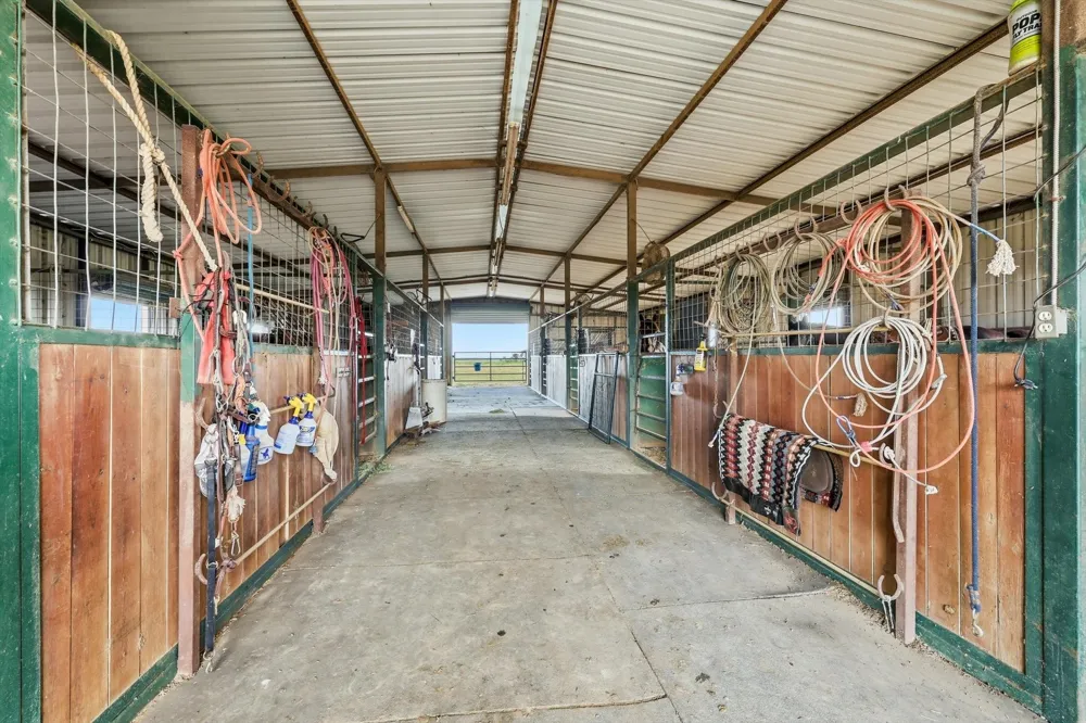 1990 State Highway 81 Hillsboro, TX 76645