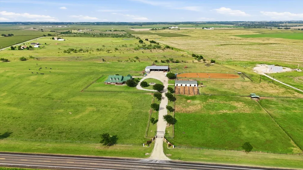 1990 State Highway 81 Hillsboro, TX 76645